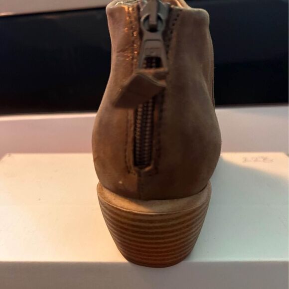 New in the box! Miz Mooz bronze leather wedge sandals - Picture 6 of 7